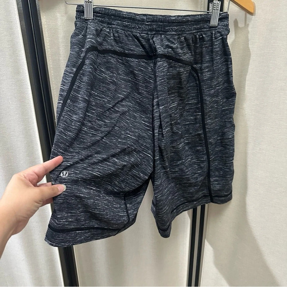 Lululemon Men’s Shorts Small - Picture 2 of 2